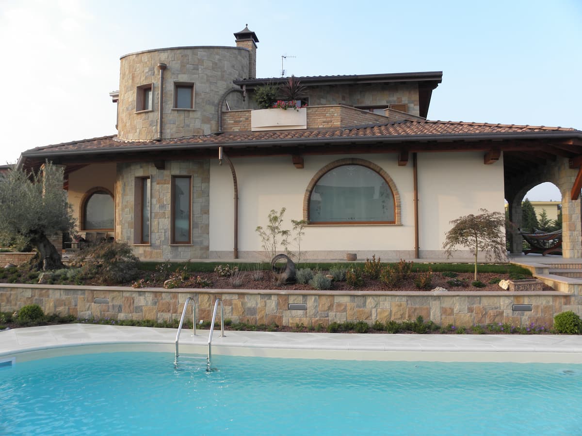 villa con piscina ristrutturata EdilZeta